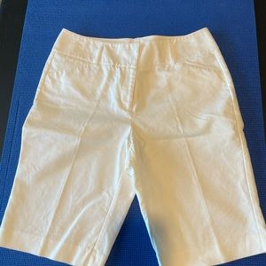 Dana Buchman White Long shorts coastal grandma size 10